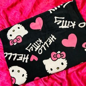 Hello Kitty X Forever 21 Blanket 🩷